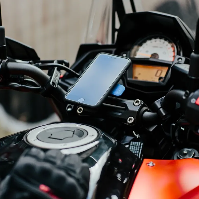 Bundle Quadlock Manubrio + Antivibrante + Custodia Mag iPhone 15 Pro