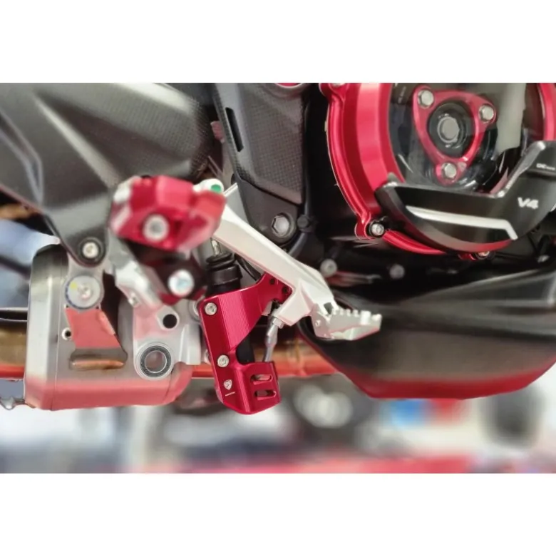 Cnc Racing Pr330B Protezione Pompa Freno Posteriore Ducati Multistrada V4
