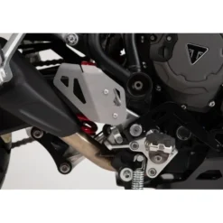 Protezione tallone destra Argento. Triumph Tiger 900/GT/Rally/Pro (19-).